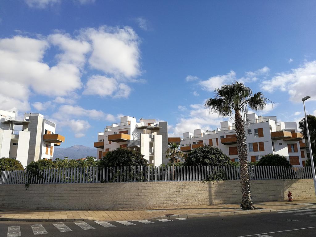Alquilaencanarias-Medano Los Martines Beachfront A El Medano  Bagian luar foto